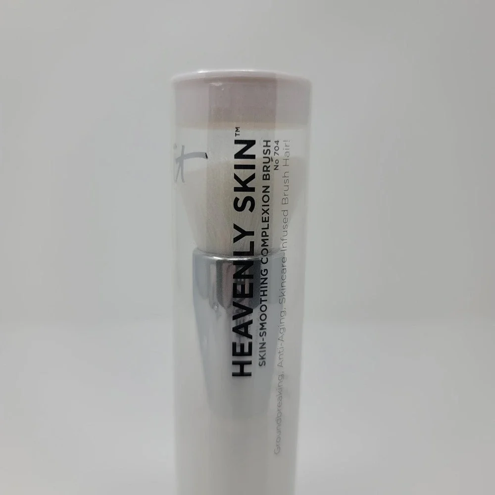 IT Cosmetics Heavenly Skin Skin-Smoothing Complexion Brush No 704 Angled New